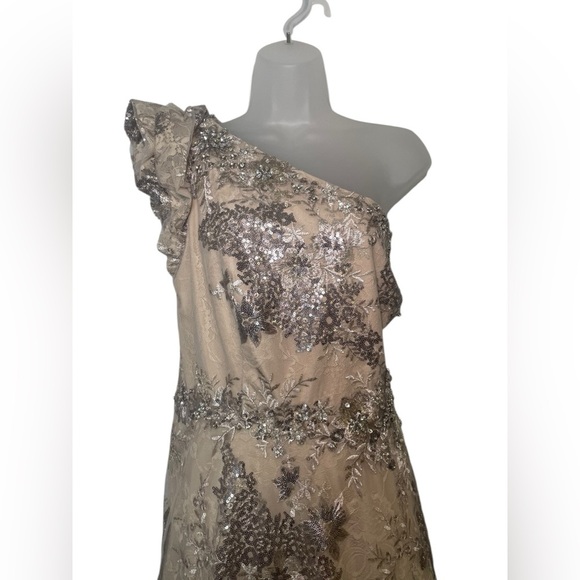 Mac Duggal 67960 One Shoulder Beaded Lace Gown Mocha Silver Sequin Size 16 NWT - Picture 8 of 8